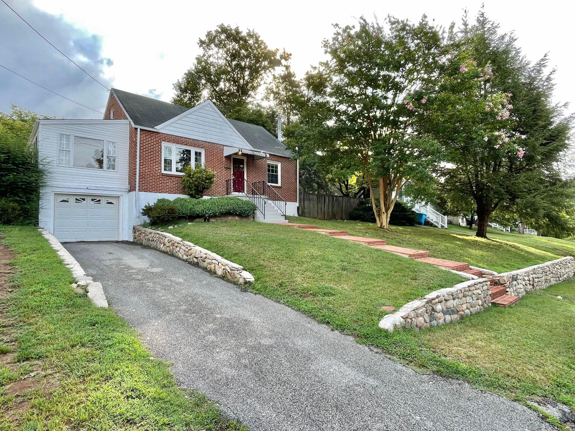 2540 Spring Road Southwest Roanoke, VA 24015 - Photo 15 of 54 Highly sought Grandin Court