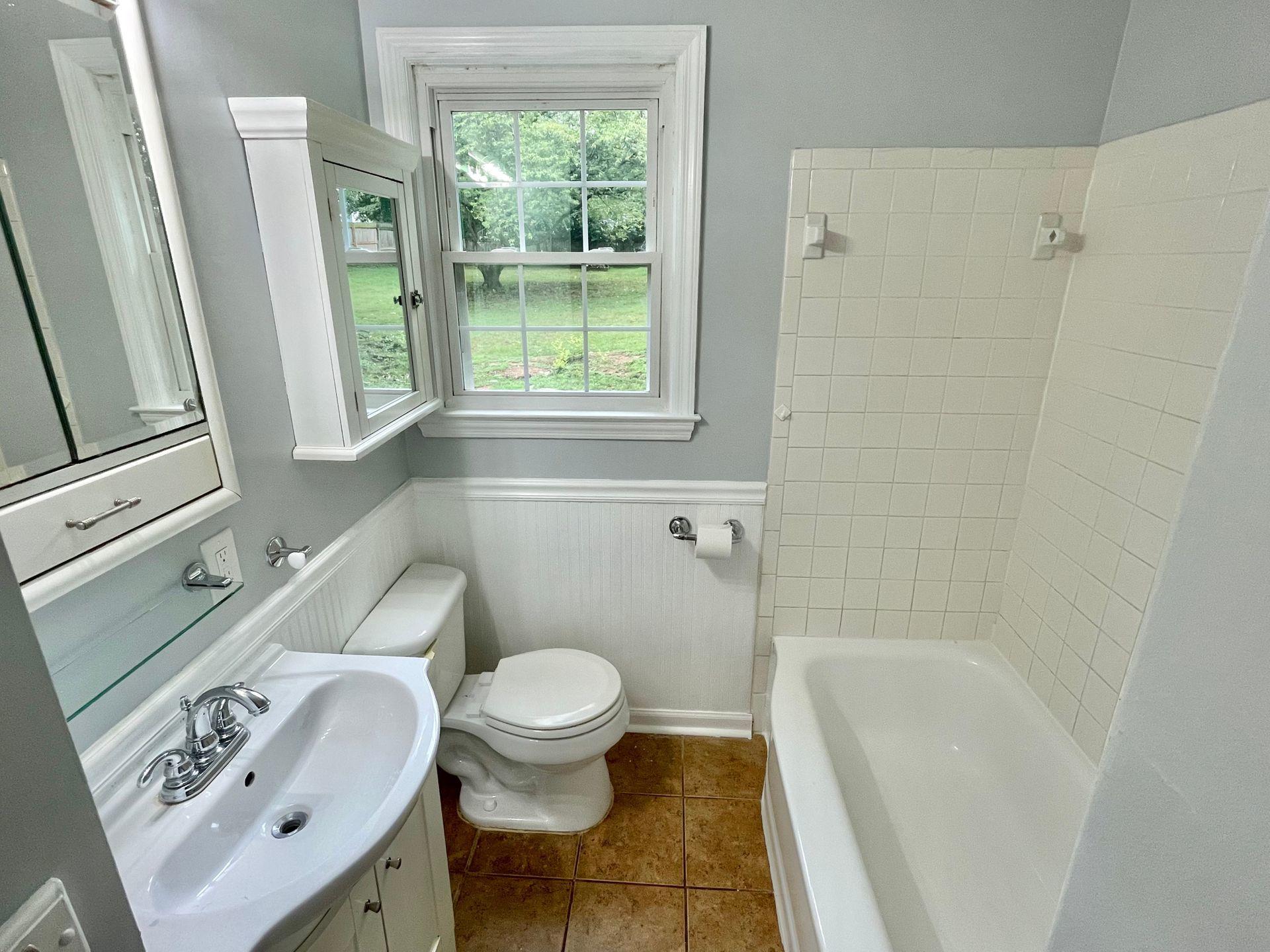 2540 Spring Road Southwest Roanoke, VA 24015 - Photo 22 of 54 Full bath entry level