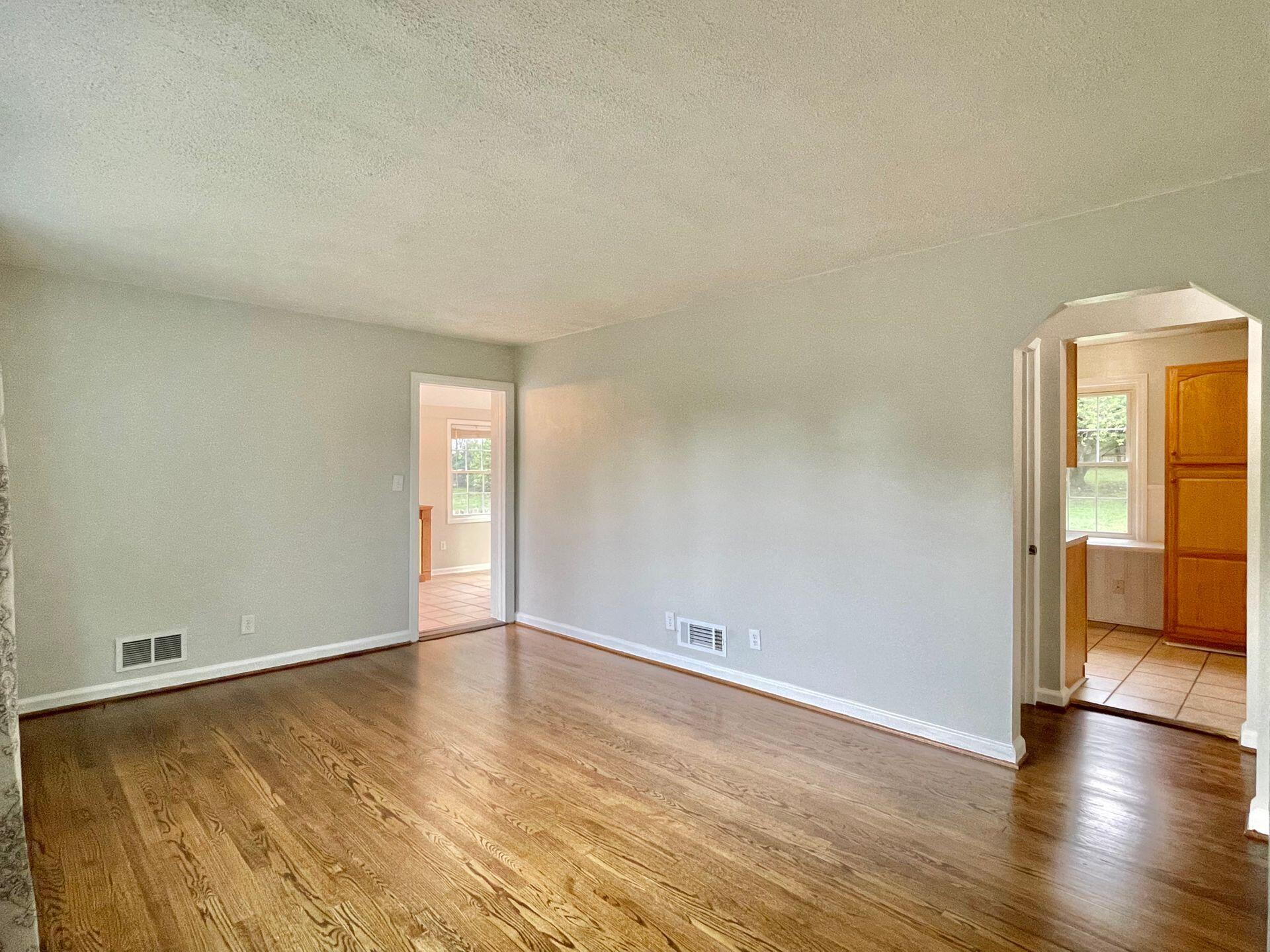 2540 Spring Road Southwest Roanoke, VA 24015 - Photo 5 of 54 New interior painting