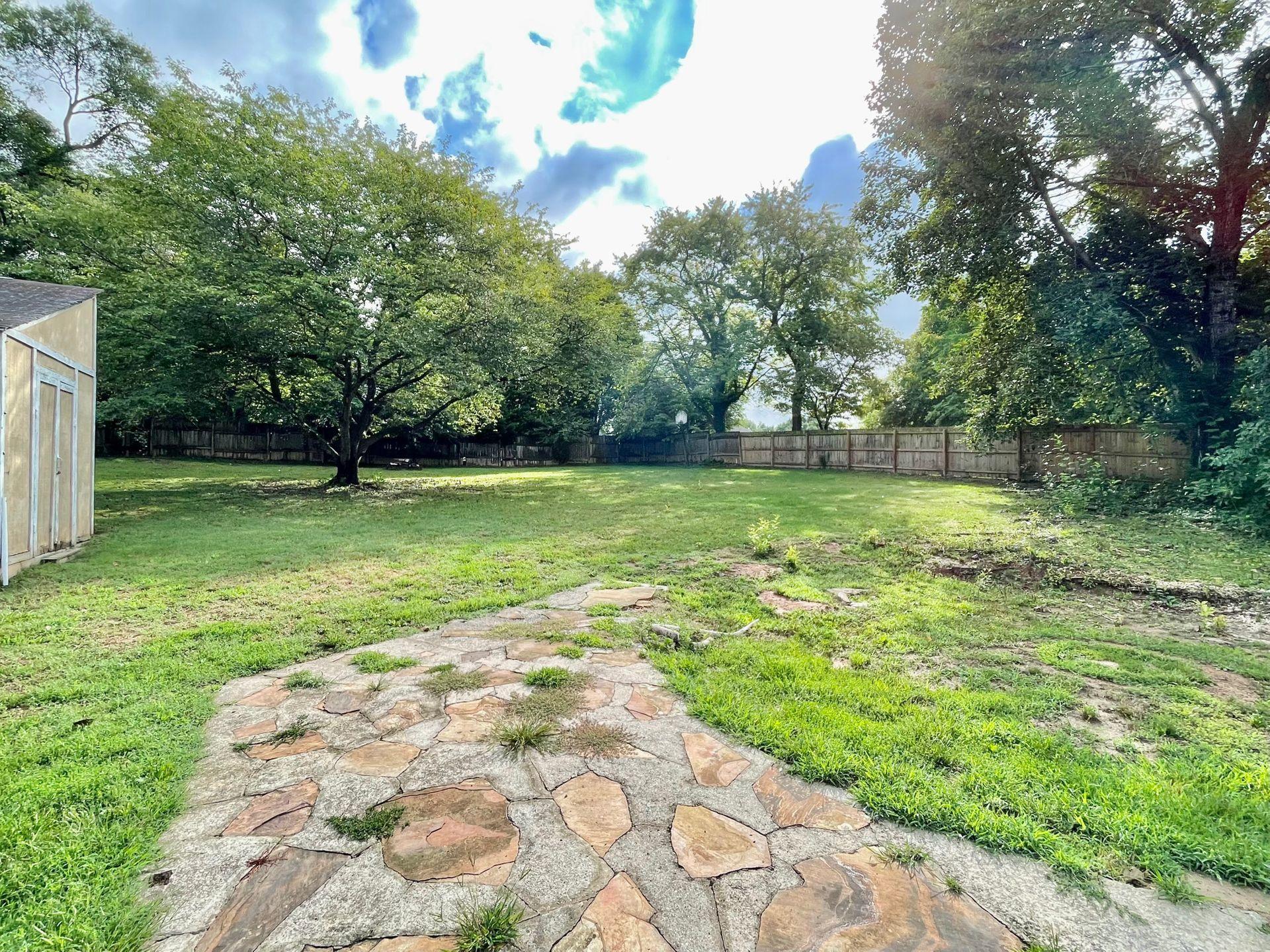 2540 Spring Road Southwest Roanoke, VA 24015 - Photo 47 of 54 Yard view