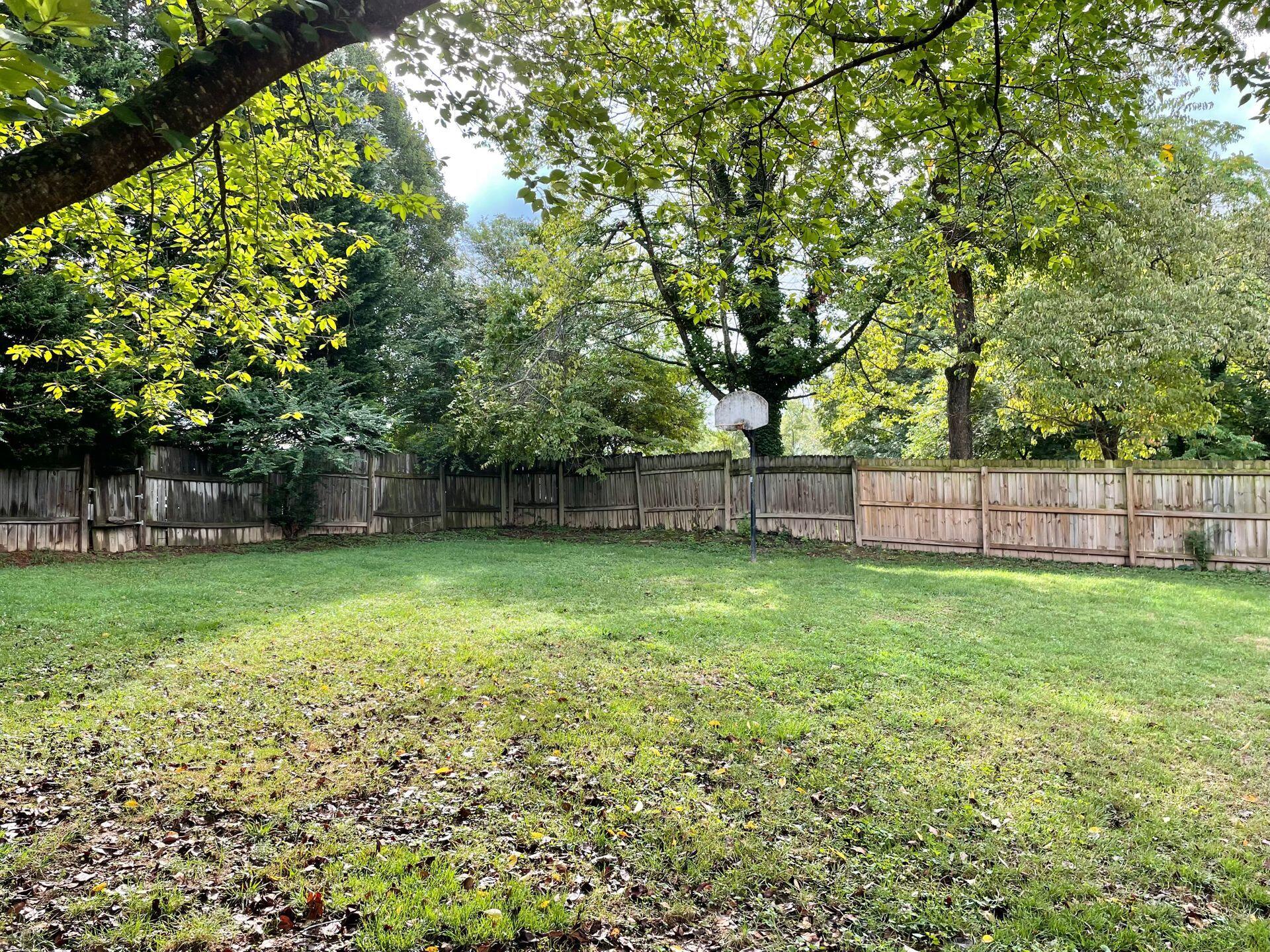 2540 Spring Road Southwest Roanoke, VA 24015 - Photo 50 of 54 Fenced yard