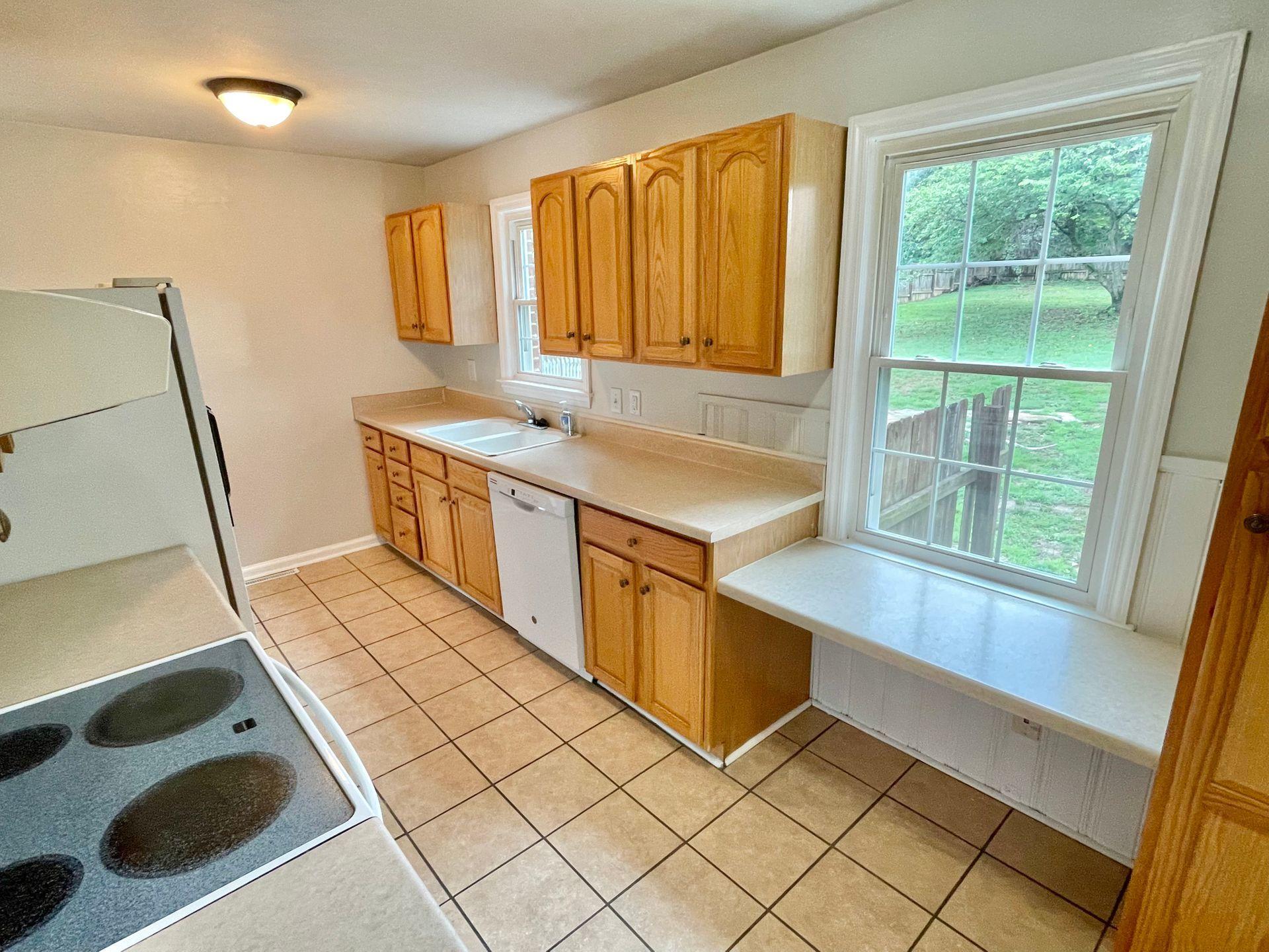 2540 Spring Road Southwest Roanoke, VA 24015 - Photo 9 of 54 Tilt-in replacement windows