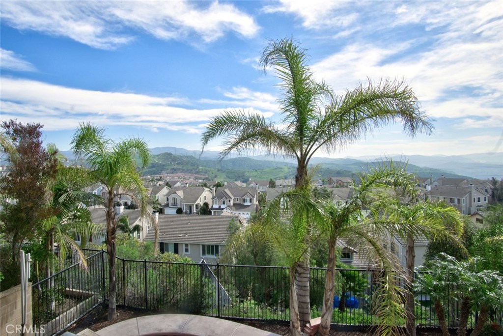 2449 Highwood Road Orange, CA 92867 - Photo 5 of 39