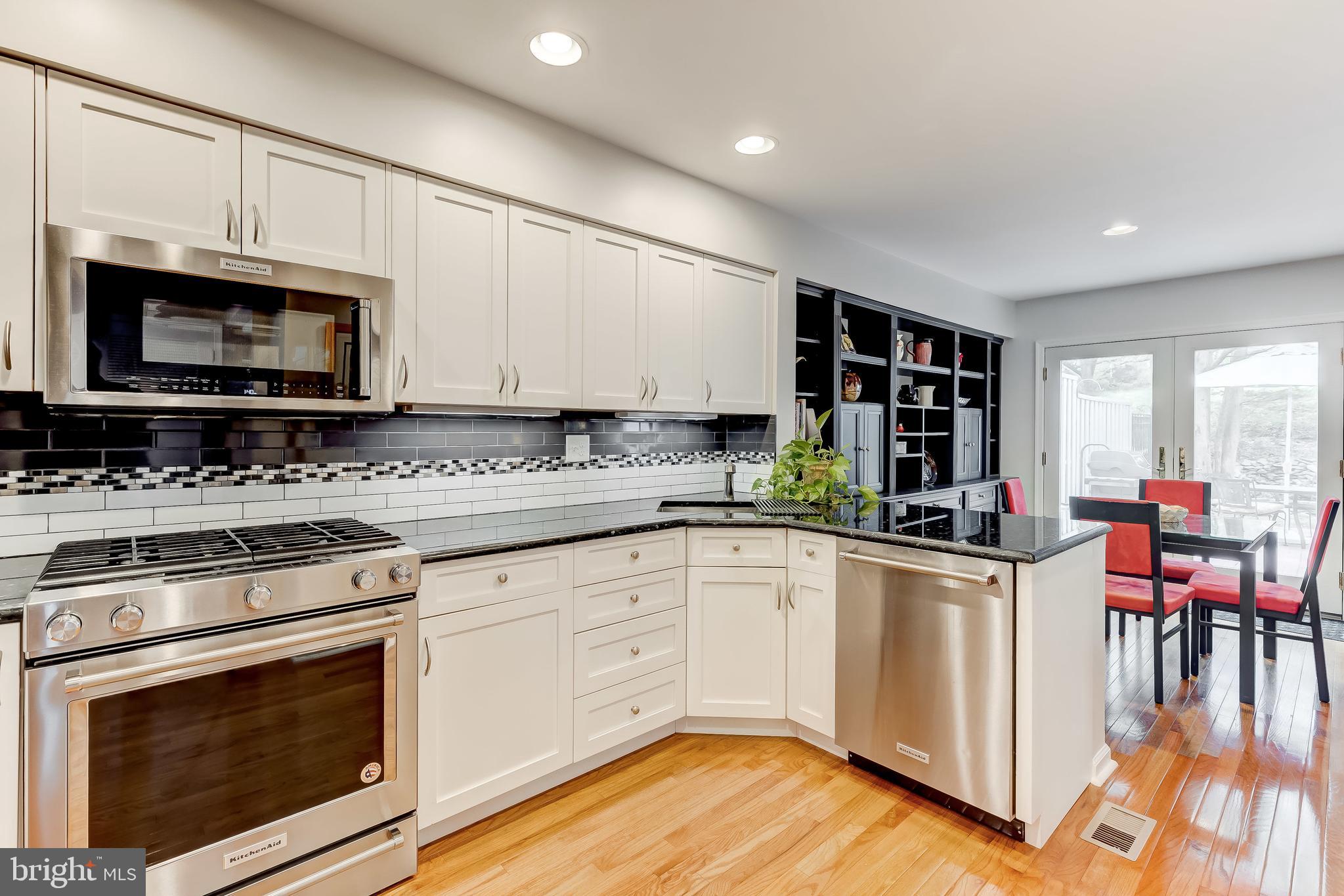 5854 Pimlico Road Baltimore, MD 21209 - Photo 12 of 48 Tons of counter space and cabinets