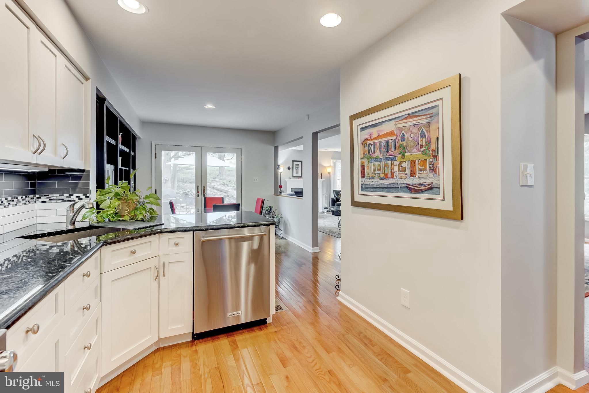 5854 Pimlico Road Baltimore, MD 21209 - Photo 13 of 48 Kitchen with breakfast nook