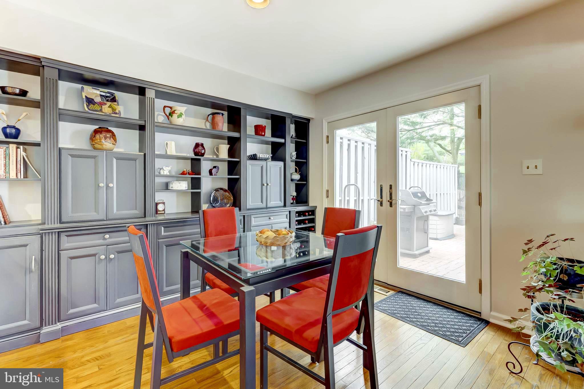 5854 Pimlico Road Baltimore, MD 21209 - Photo 3 of 48 Beautiful storage unit (built in)