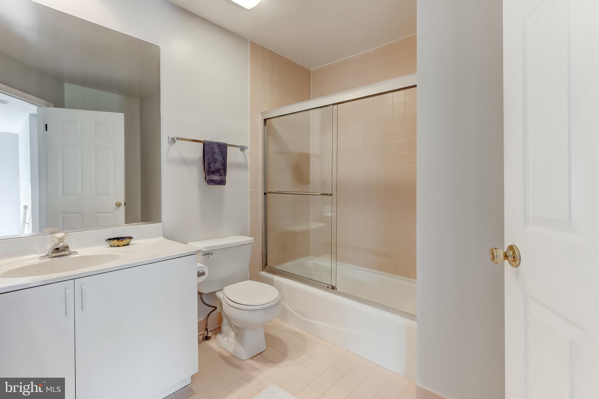5854 Pimlico Road Baltimore, MD 21209 - Photo 30 of 48 Second floor main bath