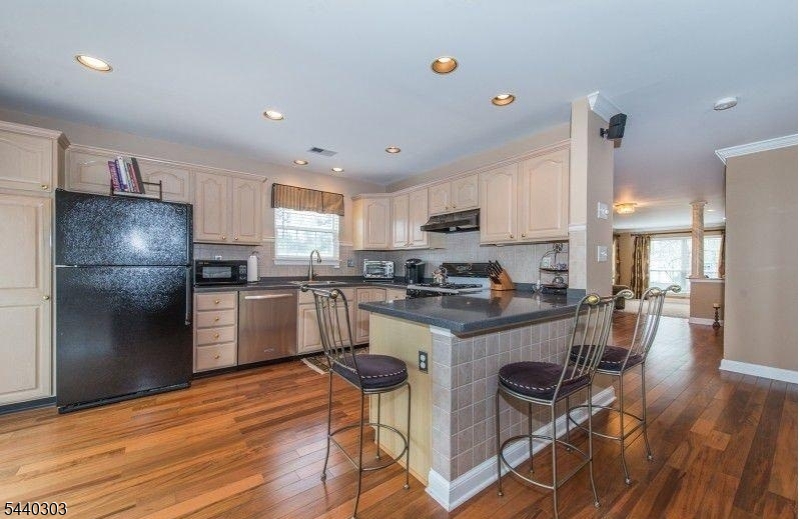 84 Constitution Way Bernards, NJ 07920 - Photo 6 of 18