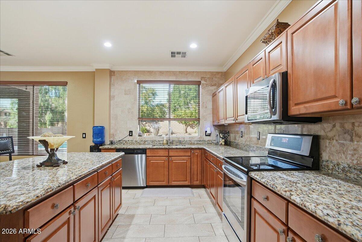 2414 West Florentine Road Phoenix, AZ 85086 - Photo 15 of 50 14-2414 W Florentine Rd_RedHogMedia