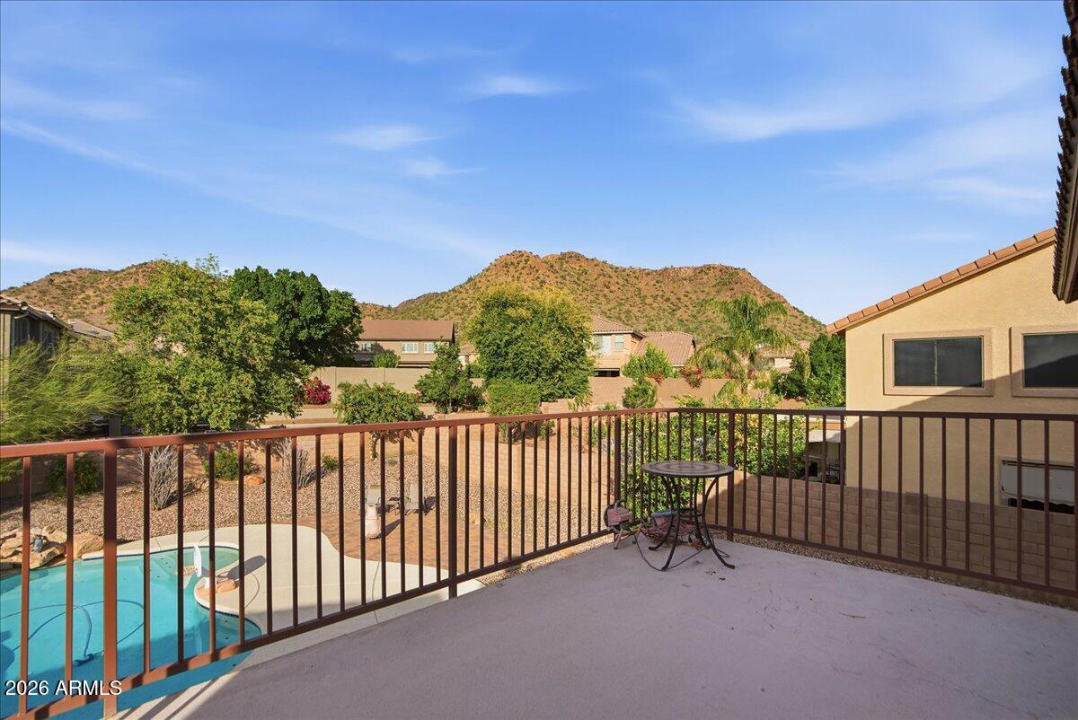 2414 West Florentine Road Phoenix, AZ 85086 - Photo 27 of 50 27-2414 W Florentine Rd_RedHogMedia