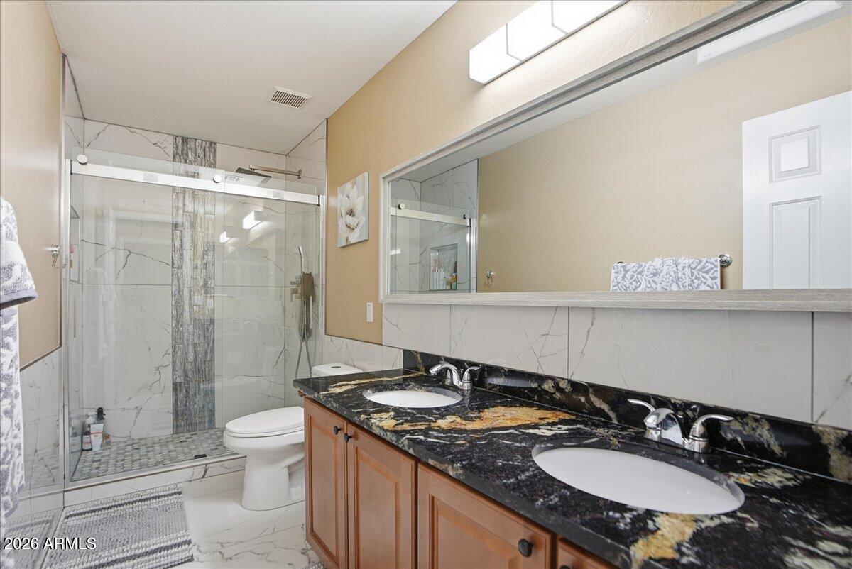 2414 West Florentine Road Phoenix, AZ 85086 - Photo 35 of 50 35-2414 W Florentine Rd_RedHogMedia