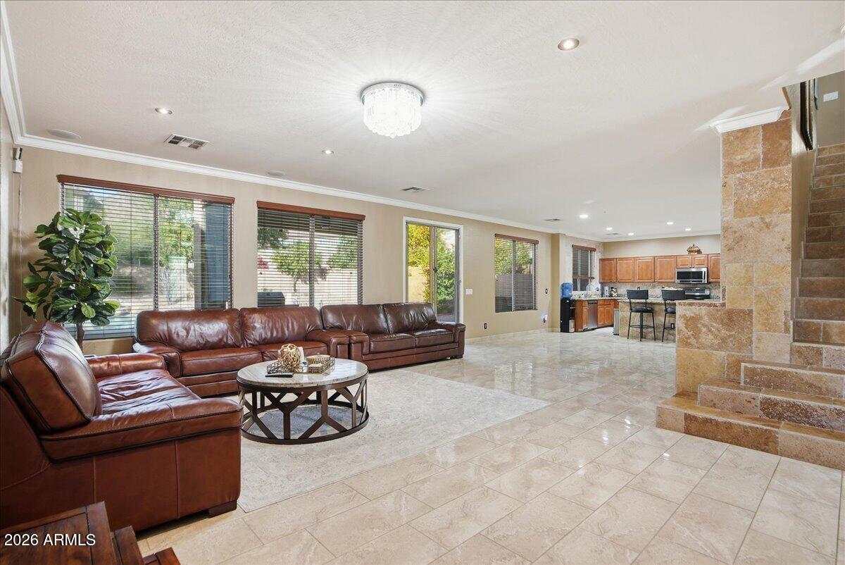 2414 West Florentine Road Phoenix, AZ 85086 - Photo 9 of 50 08-2414 W Florentine Rd_RedHogMedia