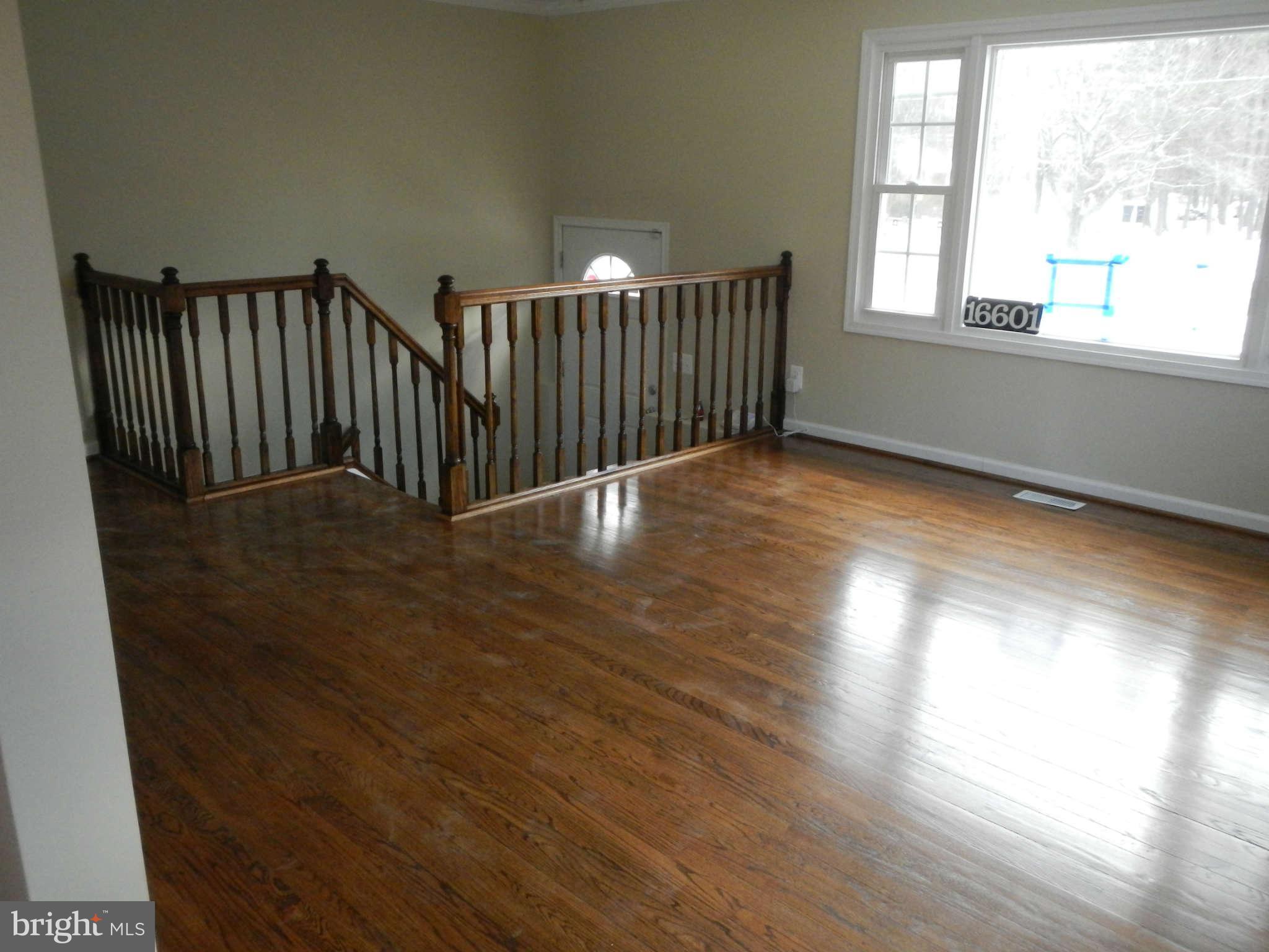 16601 Livingston Road Accokeek, MD 20607 - Photo 11 of 18 Family Room