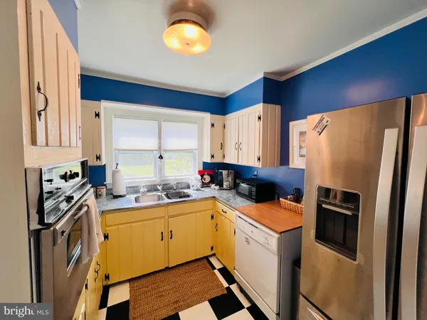 $2,250 | 3214 Riverview Drive, Colonial Beach, VA 22443