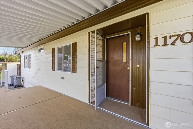a view of an entryway