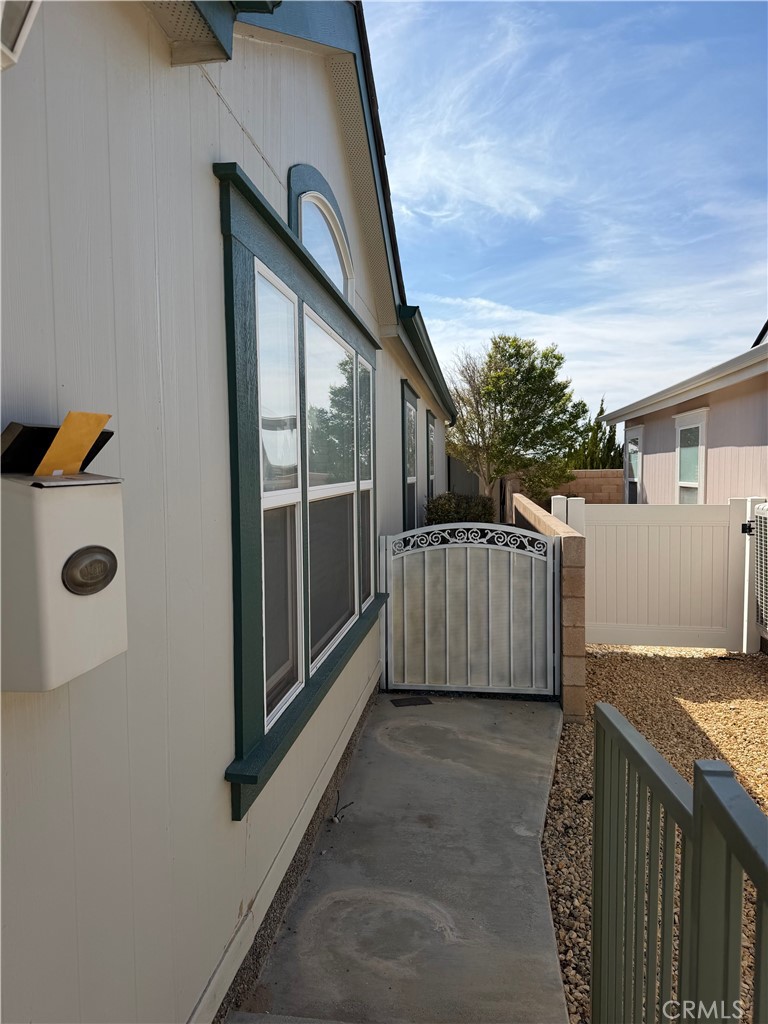 22241 Nisqually Road, Unit 31 Apple Valley, CA 92308 - Photo 3 of 32
