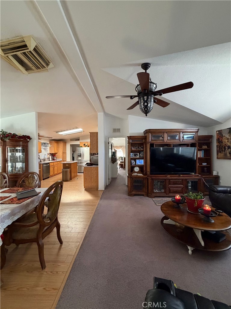 22241 Nisqually Road, Unit 31 Apple Valley, CA 92308 - Photo 4 of 32