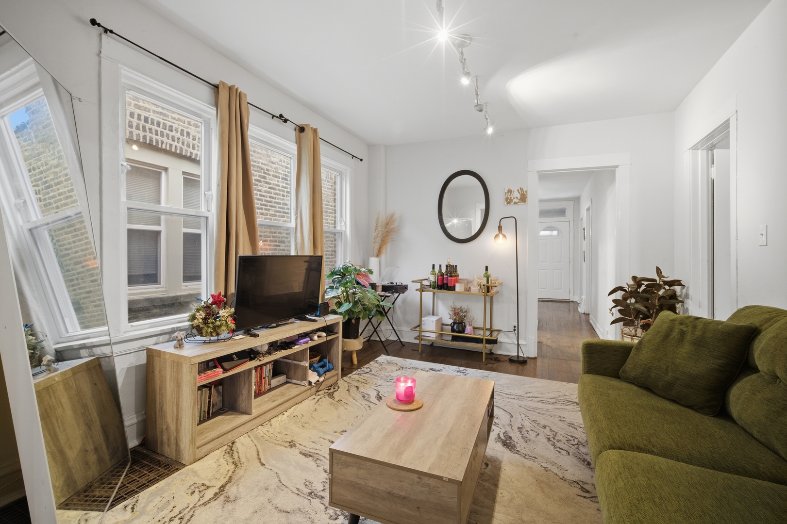 4045 West Nelson Street Chicago, IL 60641 - Photo 3 of 31