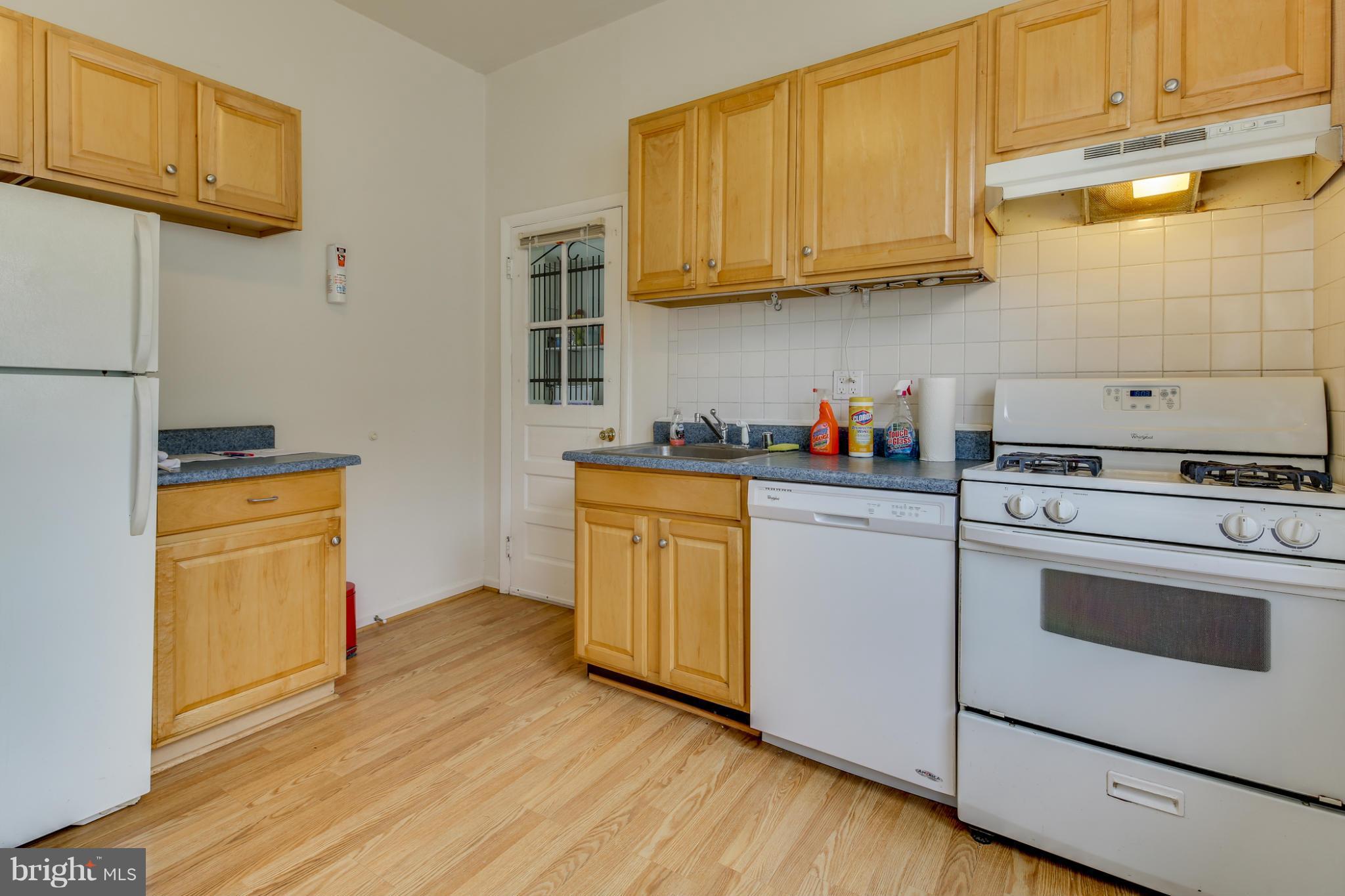 809 Bay Ridge Avenue Annapolis, MD 21403 - Photo 9 of 17 Kitchen