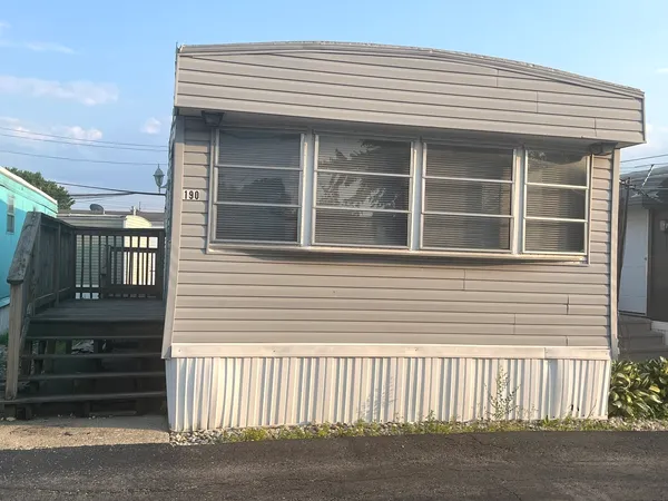 $38,000 | 9001 South Cicero Avenue, Unit 190, Oak Lawn, IL 60453