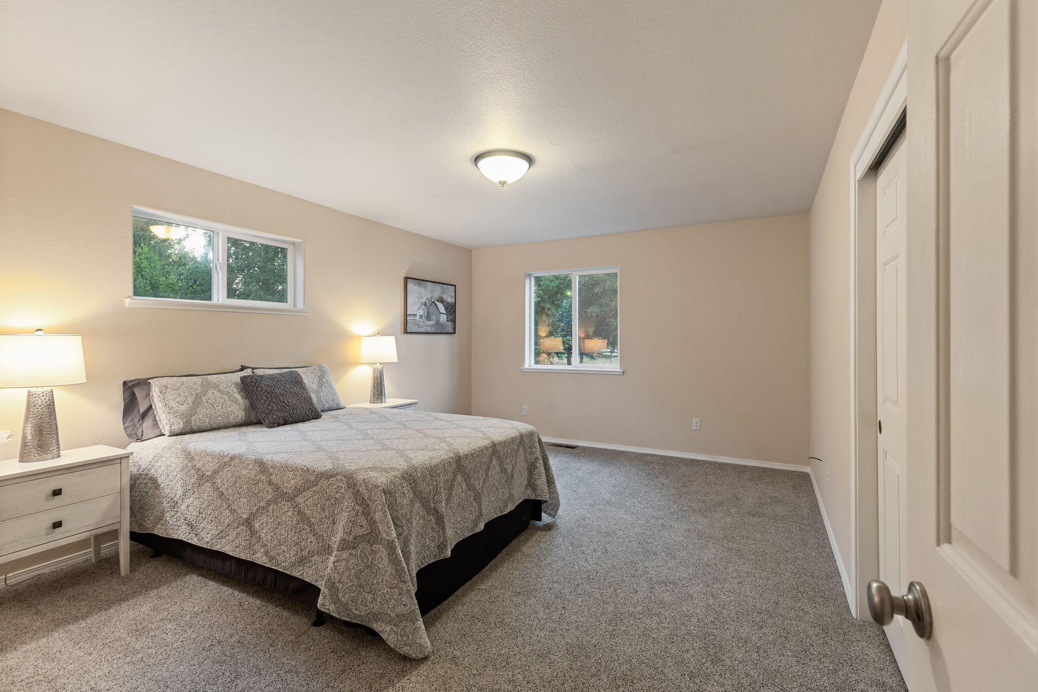 379 Oak Ranch Road Grants Pass, OR 97526 - Photo 23 of 38 21_second-bedroom1