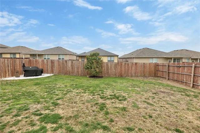 $1,900 | 73 Mallard Lane, Leander, TX 78641