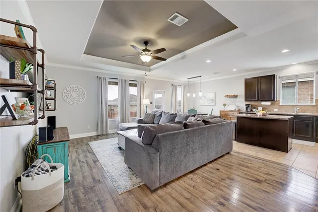 $1,900 | 73 Mallard Lane, Leander, TX 78641