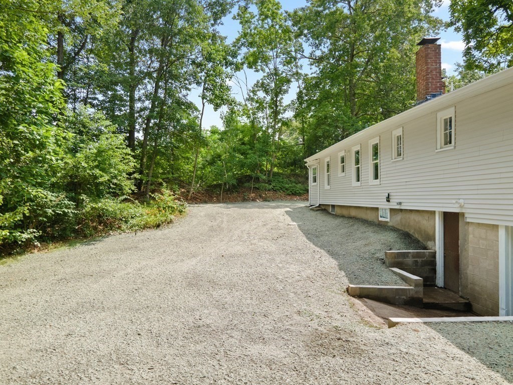 16 Chamberlain Road Shrewsbury, MA 01545 - Photo 37 of 38