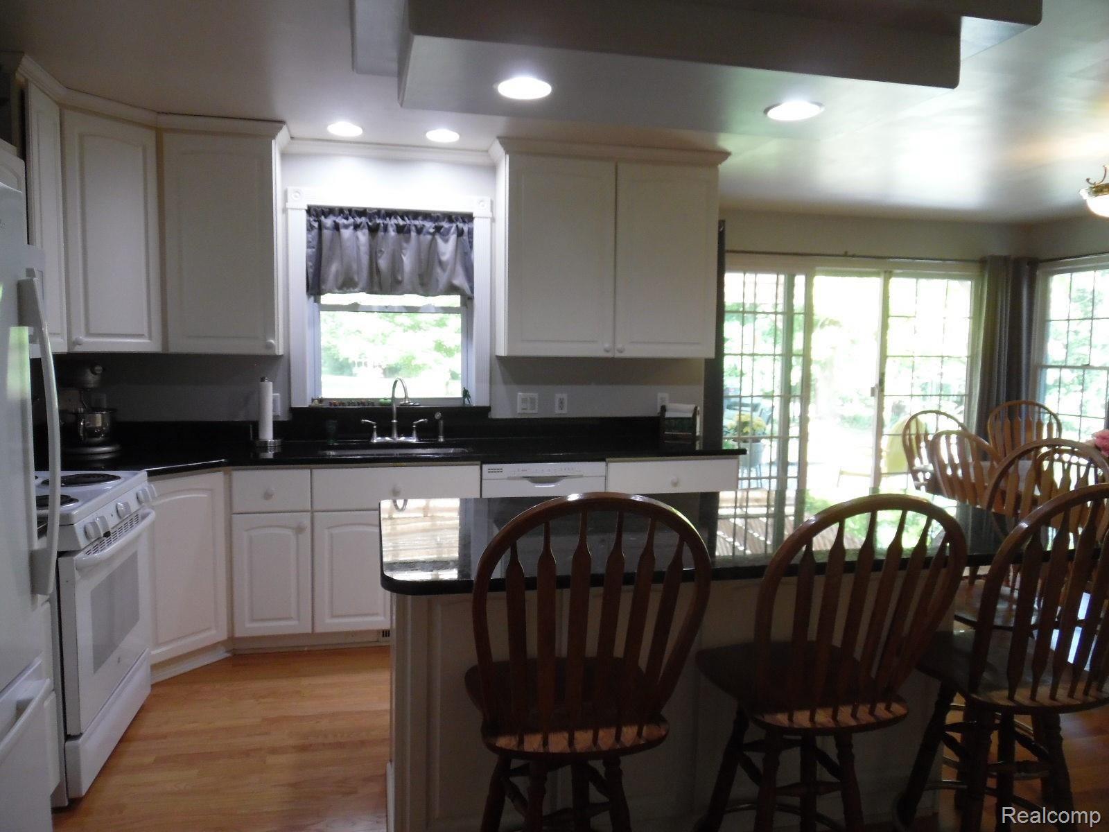 2130 Broker Road Lapeer, MI 48446 - Photo 14 of 35 SAM_1116.JPG