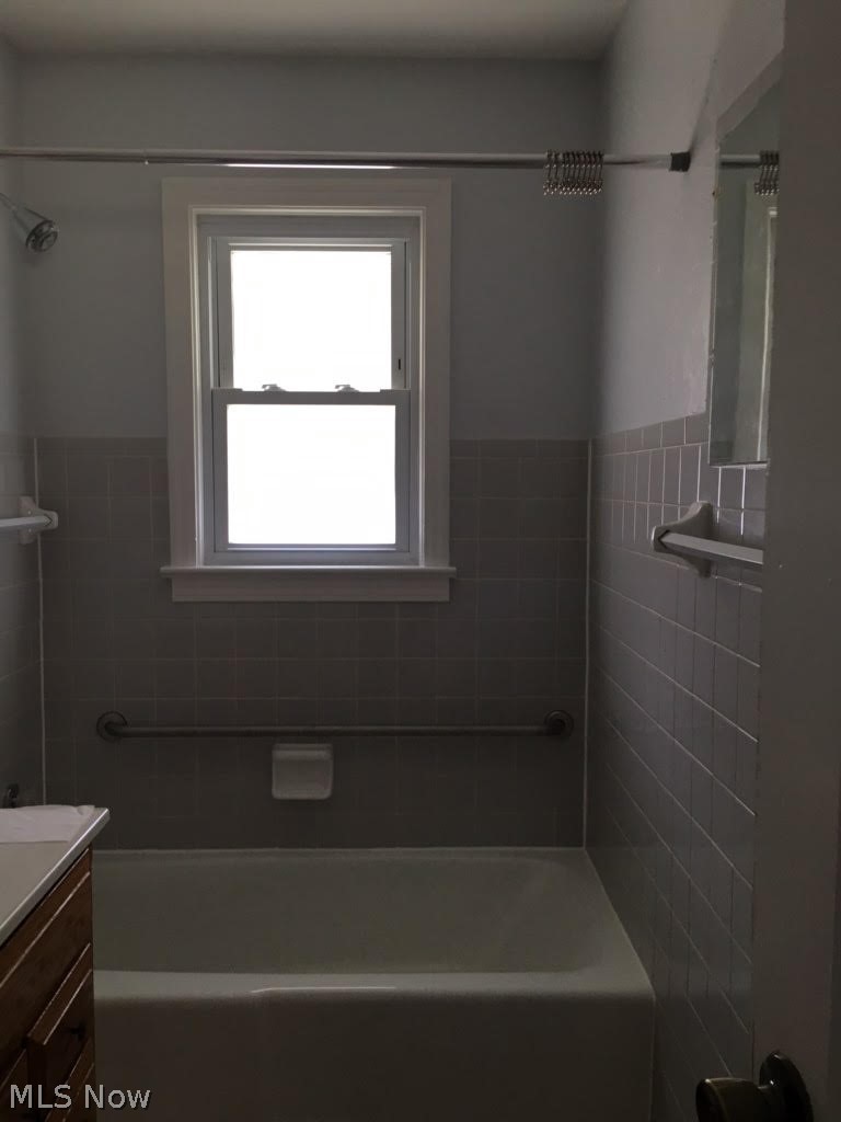 1883 8th Street Southwest Akron, OH 44314 - Photo 8 of 18
