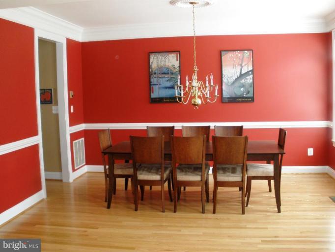 12084 Kinsley Place Reston, VA 20190 - Photo 8 of 30 Spacious Dining Room w/Designer Colors