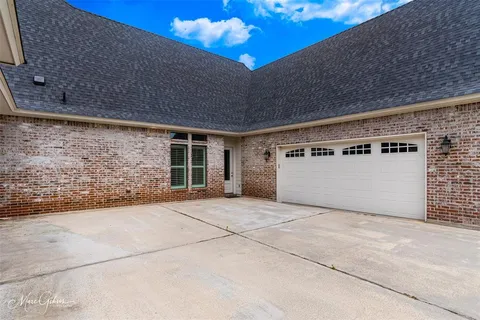 $785,000 | 410 Oakwood Trace Court, Shreveport, LA 71106