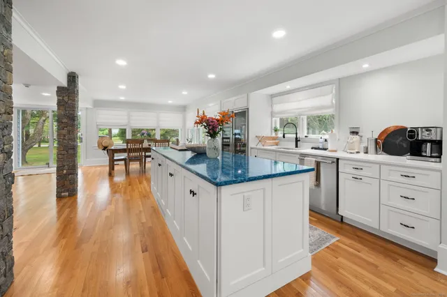 $2,900,000 | 190 Library Street, Groton, CT 06355