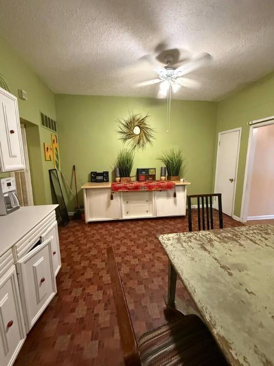 927 Southwest Huntoon Street Topeka, KS 66604 - Photo 6 of 12