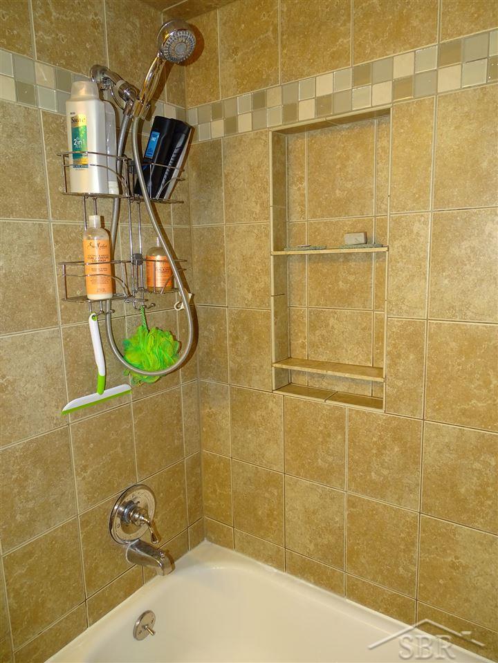 3221 Luther Road Saginaw, MI 48603 - Photo 10 of 20 Bathroom