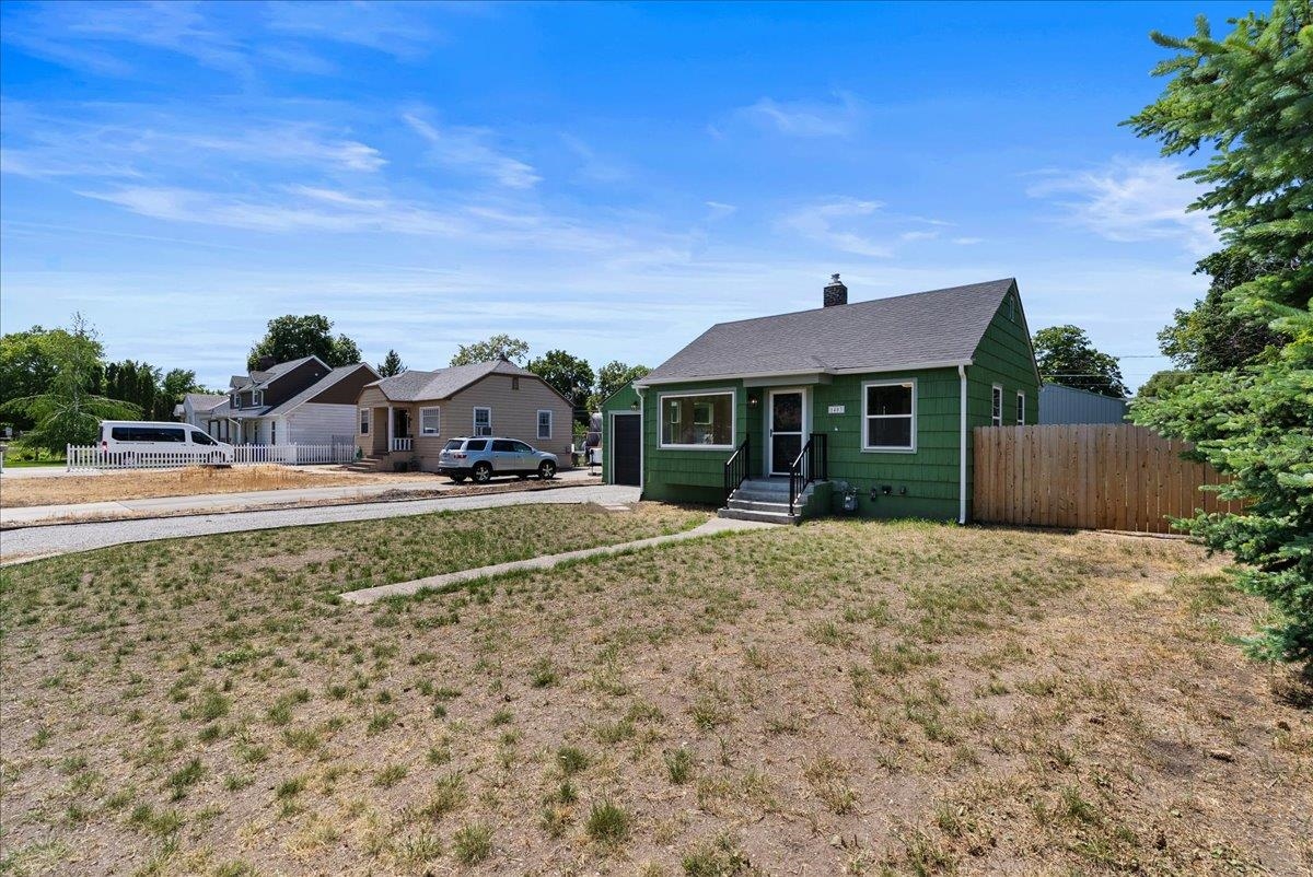 1403 North Farr Road Spokane, WA 99206 - Photo 3 of 40