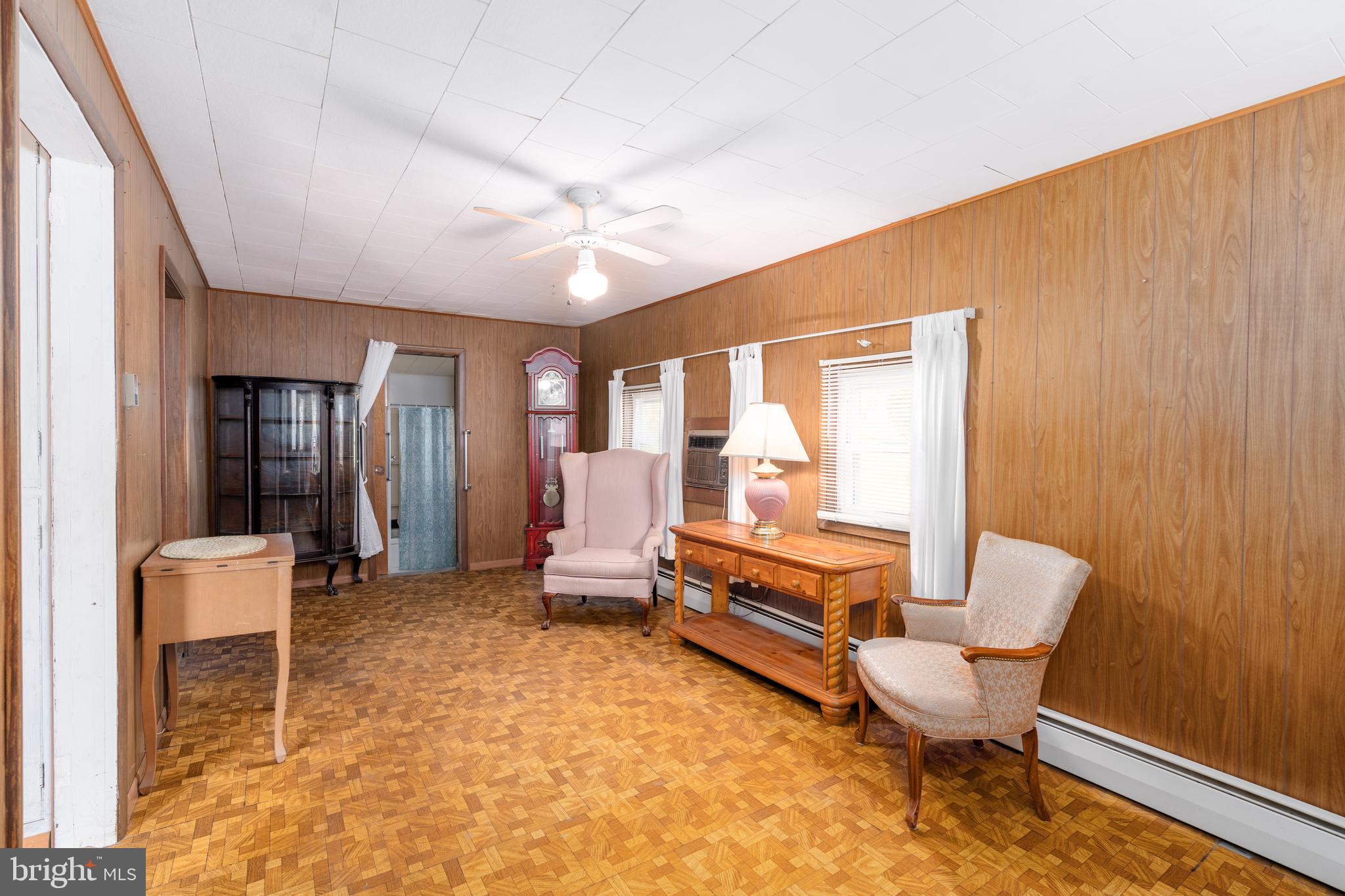 735 Ragan Road Conowingo, MD 21918 - Photo 4 of 15 Living room area