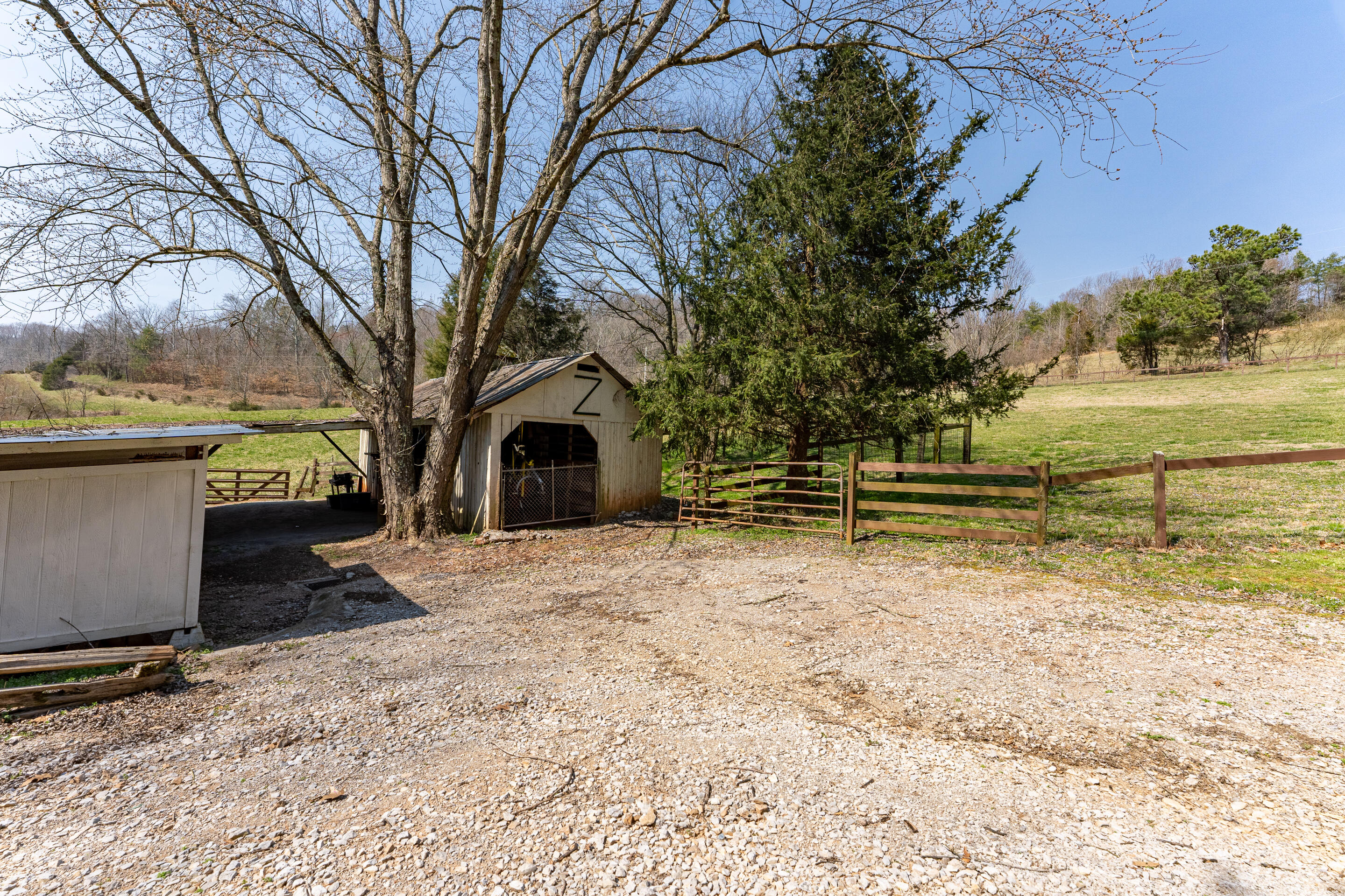 410 Craighead Road Madisonville, TN 37354 - Photo 28 of 33 horse barn 5