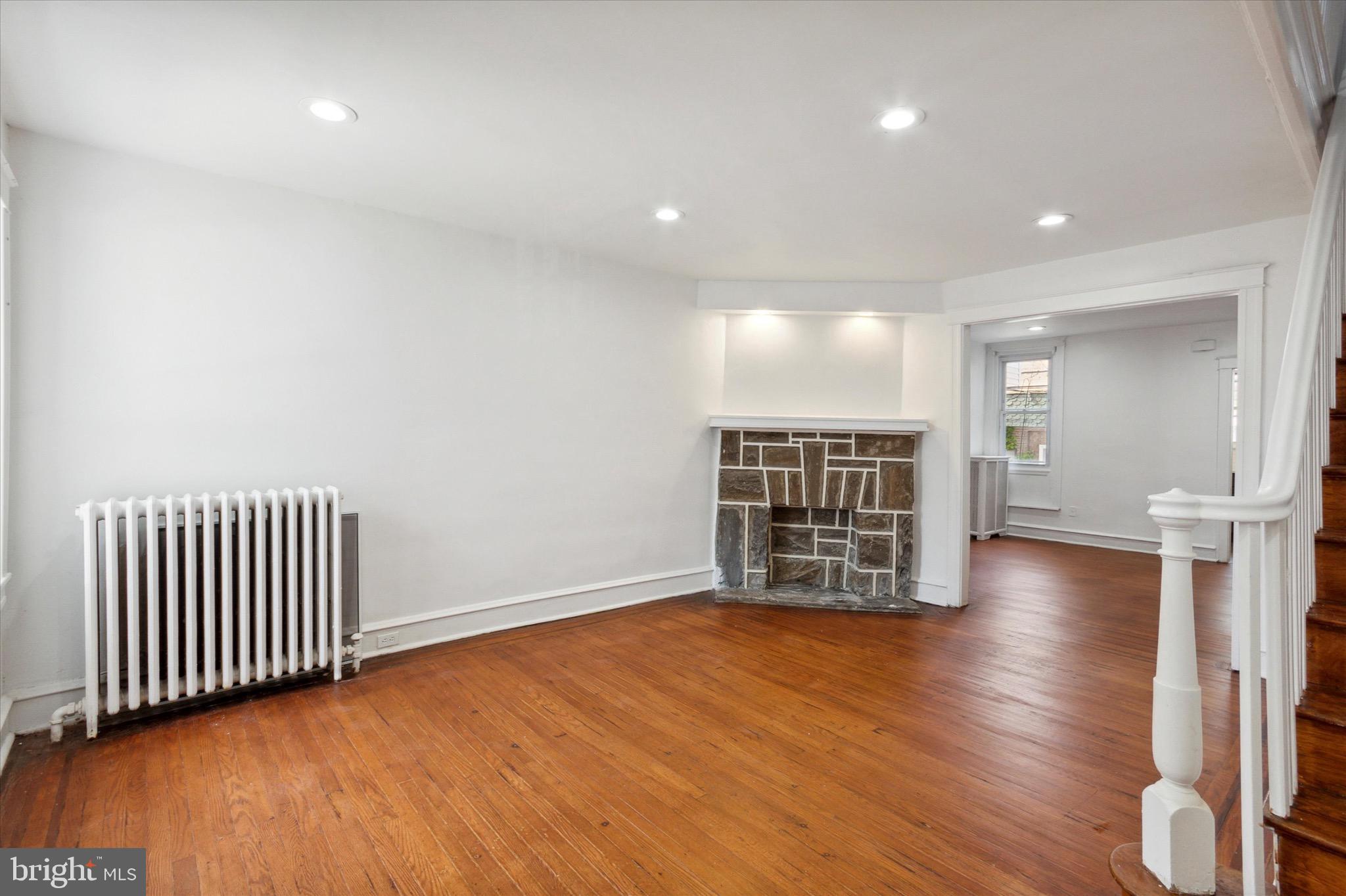 374 Wembly Road Upper Darby, PA 19082 - Photo 3 of 28 LIVING ROOM