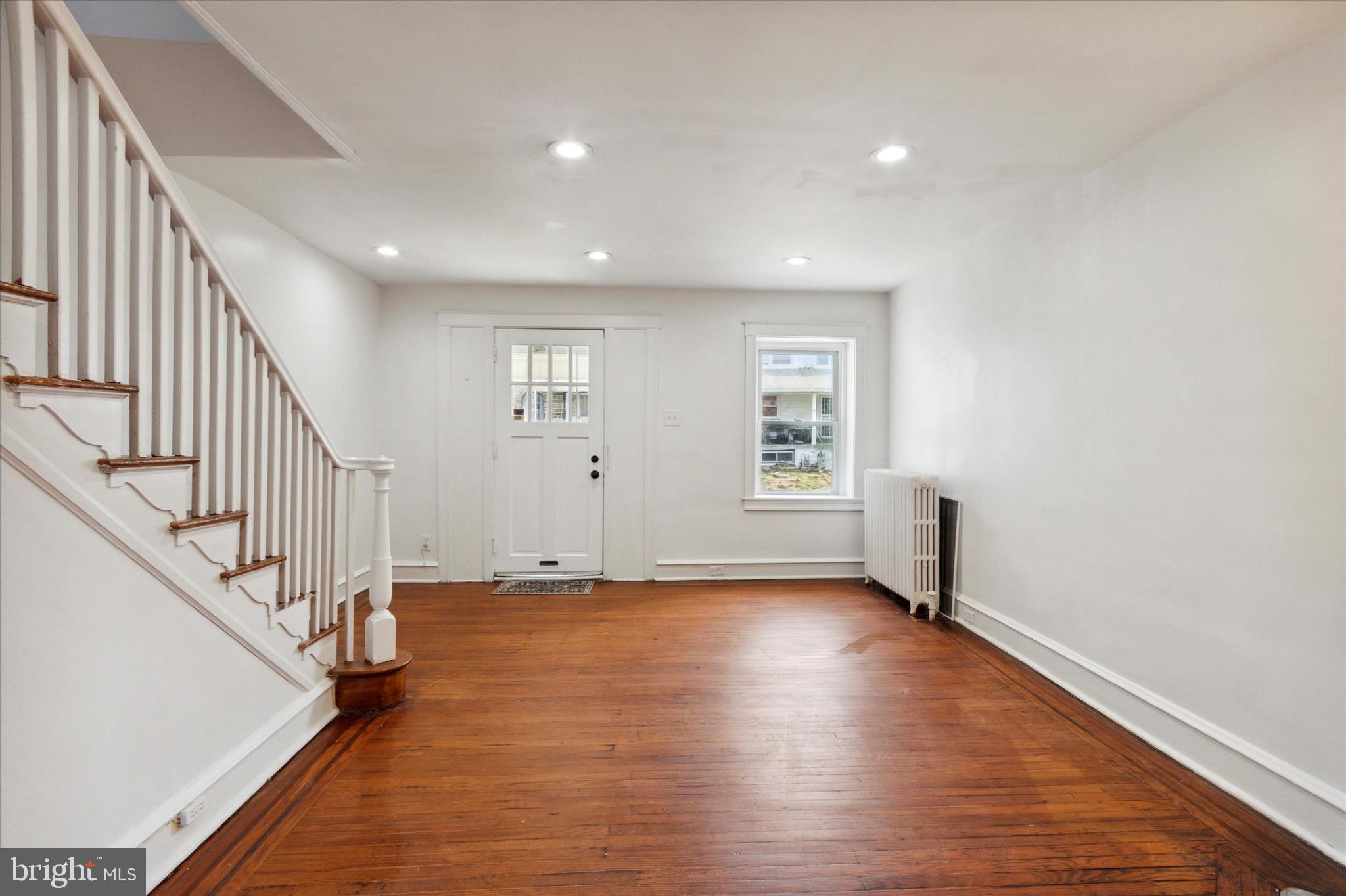 374 Wembly Road Upper Darby, PA 19082 - Photo 4 of 28