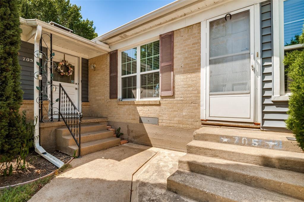 705 Reverchon Drive Dallas, TX 75211 - Photo 3 of 25 Gallery Image 3