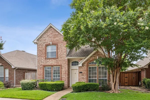 $450,000 | 400 Moss Hill Road, Irving, TX 75063