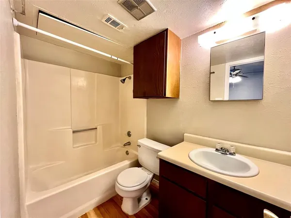 $825 | 2526 West Prairie Street, Unit 205, Denton, TX 76201