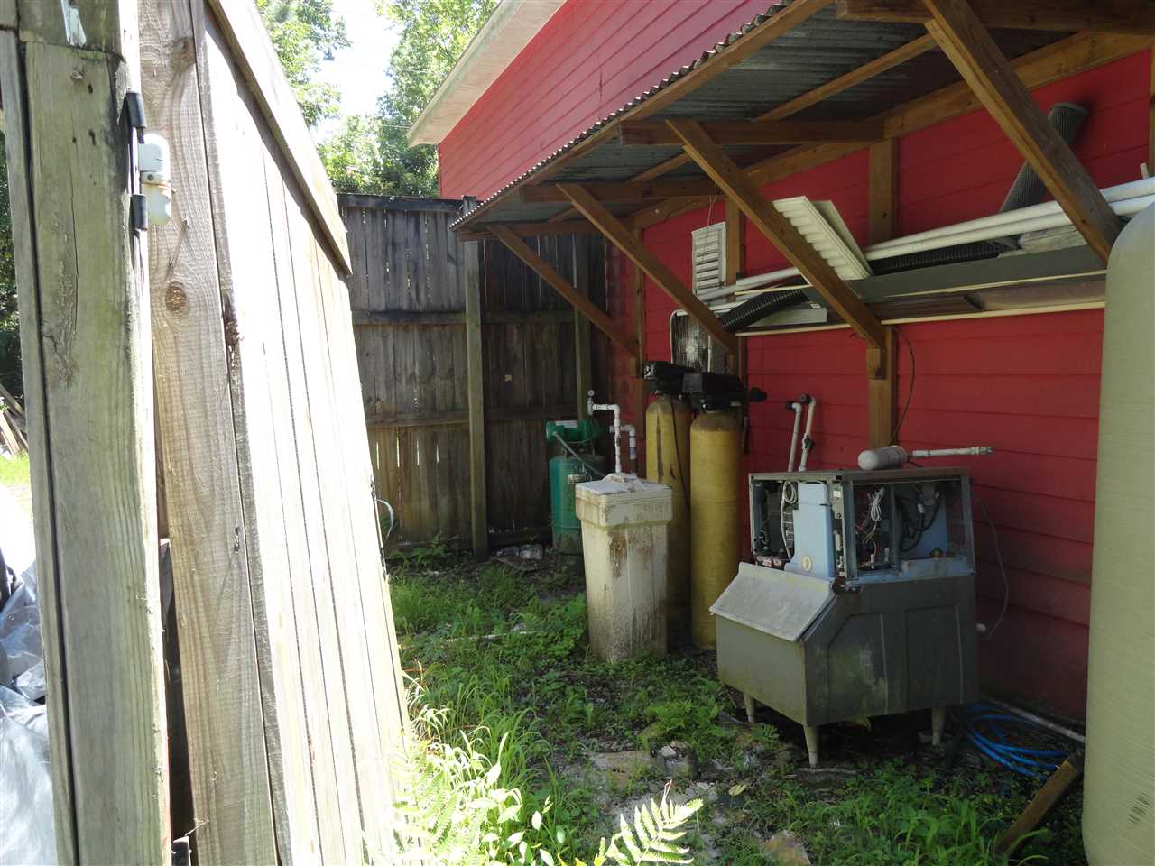 1340 Kings Estate Road St. Augustine, FL 32086 - Photo 5 of 40 a view of a backyard with sitting area