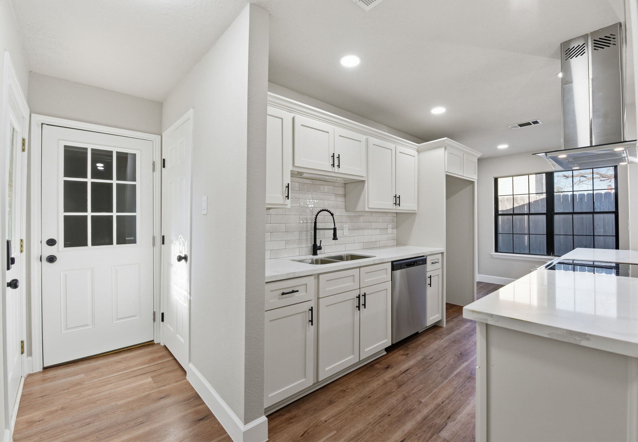 17530 Compass Rose Circle Crosby, TX 77532 - Photo 6 of 37