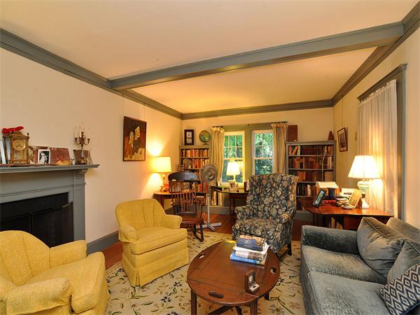 11 Owaisa Road Newton, MA 02468 - Photo 3 of 23