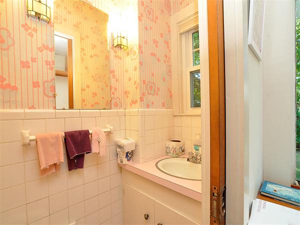 11 Owaisa Road Newton, MA 02468 - Photo 10 of 23