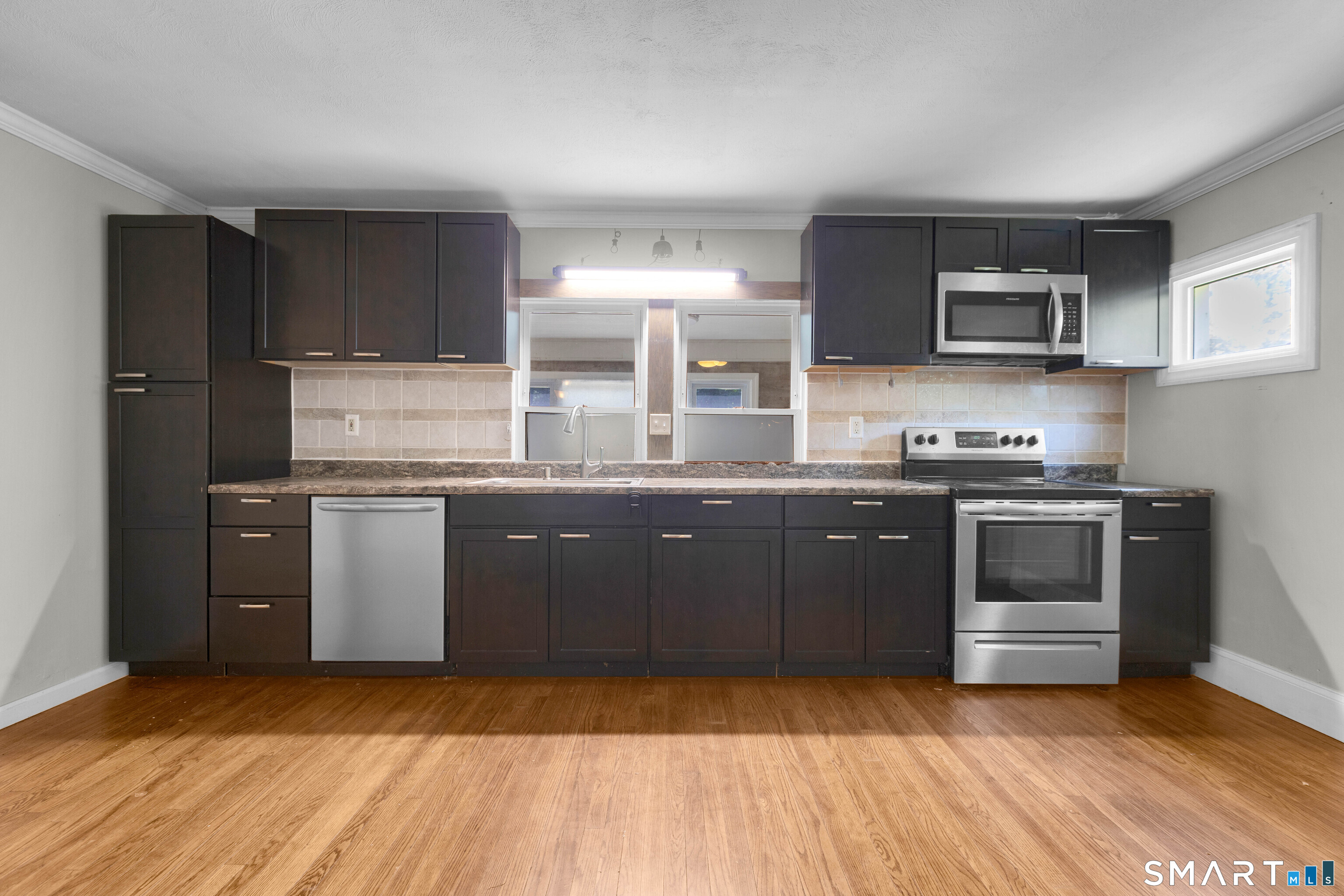 43 Crescent Avenue Farmington, CT 06032 - Photo 10 of 21