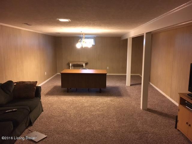 1904 Janlyn Road Jeffersontown, KY 40299 - Photo 8 of 12 Finished Family room Bsmt