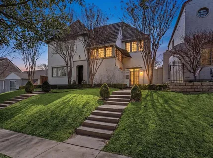 $650,000 | 3719 West 4th Street, Fort Worth, TX 76107